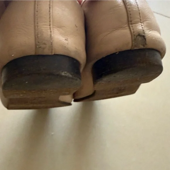 CHANEL Lambskin Beige and Black Flats - Picture 11 of 16